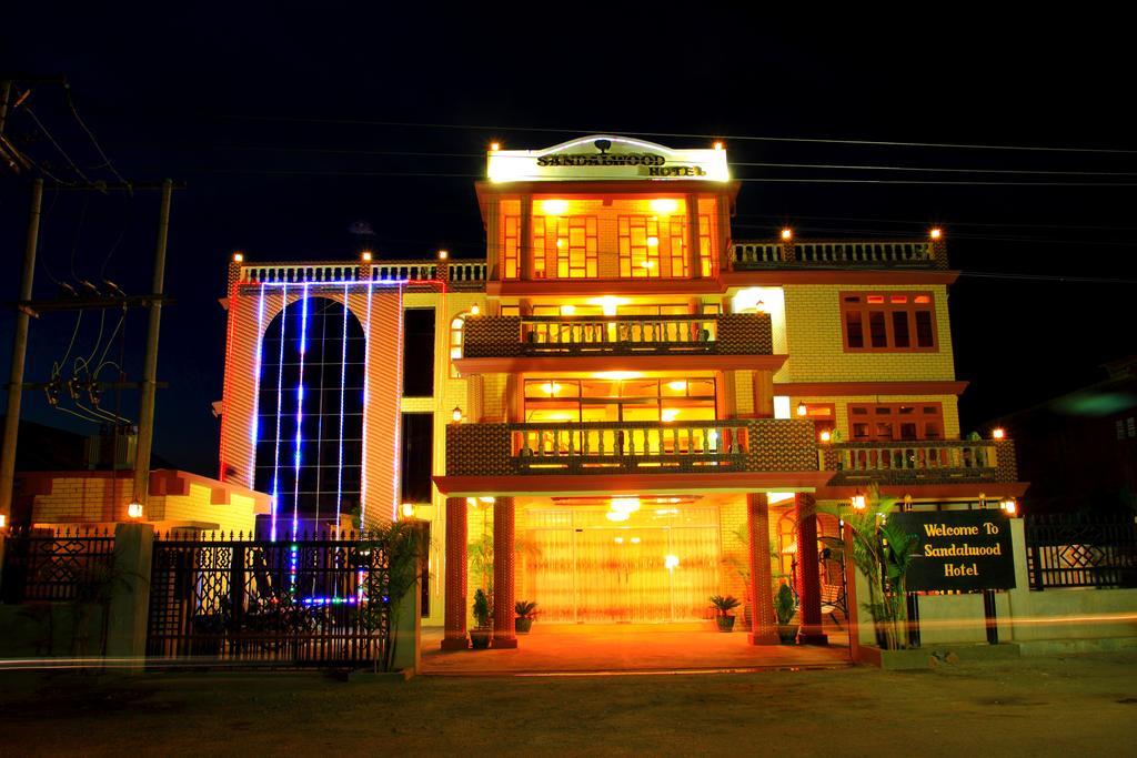 Sandalwood Hotel Nyaung Shwe Exterior foto